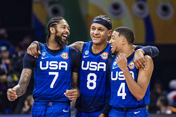 NBA球星发声！杜兰特喊话美国队要把冠军带回家 詹姆斯盛赞里夫斯