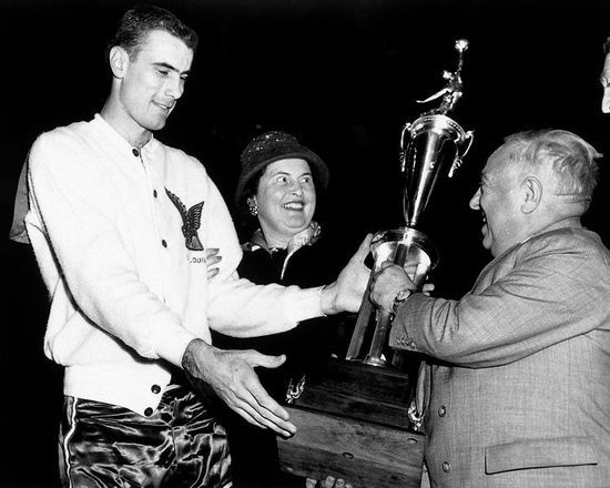 NBA编年史(1957-1958):佩蒂特50分率老鹰复仇