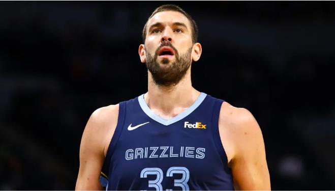 正式退役，13年NBA生涯，小加索尔赚到多少薪水？到手多少？