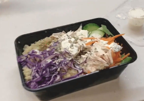 周琦NBL训练伙食曝光，简陋+寒酸！