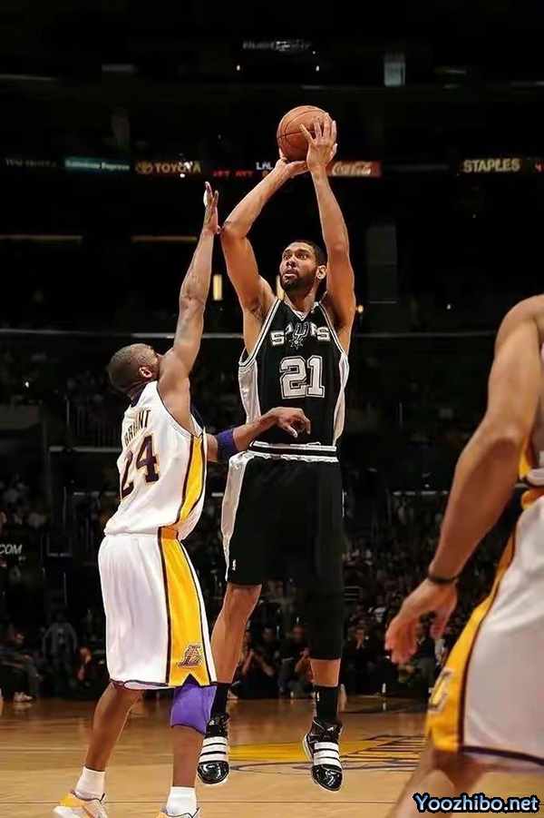 蒂姆-邓肯：NBA75大巨星榜单上的马刺传奇