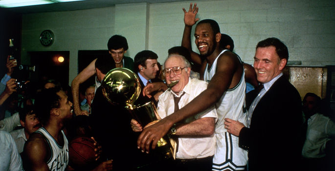 NBA(1983-1984)：扣篮大赛问世 黑白双雄争锋