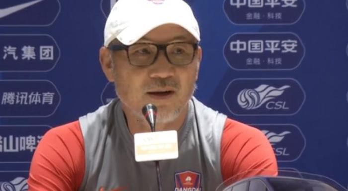 张外龙: 球员们所付出的一切首先是因为热爱足球