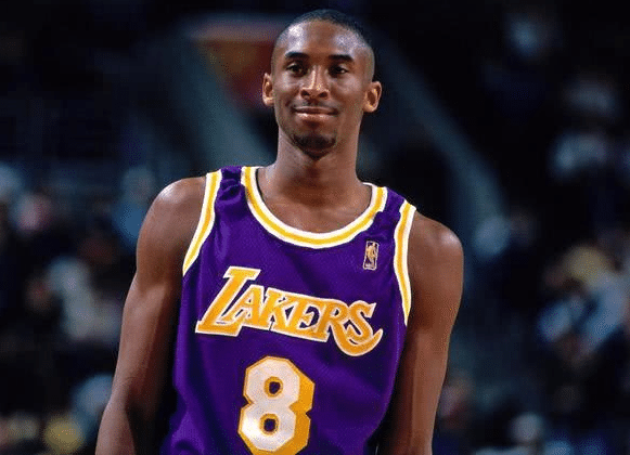 励志！科比职业生涯有多难？刚进NBA就被老将针对