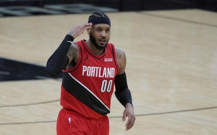 安东尼受伤！又得抱大腿！单场30分8助！他一人就能射翻整个NBA