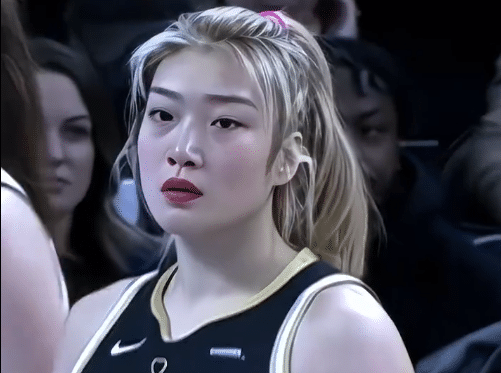 李梦斩获WNBA首分，神秘人拒绝逆转，终结两连败