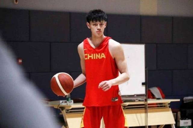 曾凡博计划征战G联赛！美专家看好他胜过菲律宾天才：有机会打NBA