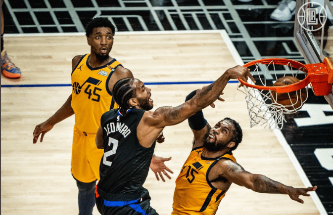 疯狂！小卡逆天隔扣太震撼，爵士众星目瞪口呆，NBA官方盛赞