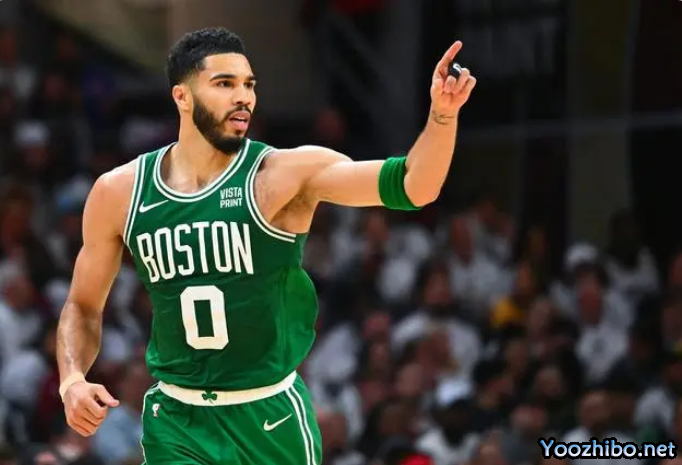 NBA总决赛：东契奇半场惊艳，凯尔特人霍乐迪拖后腿