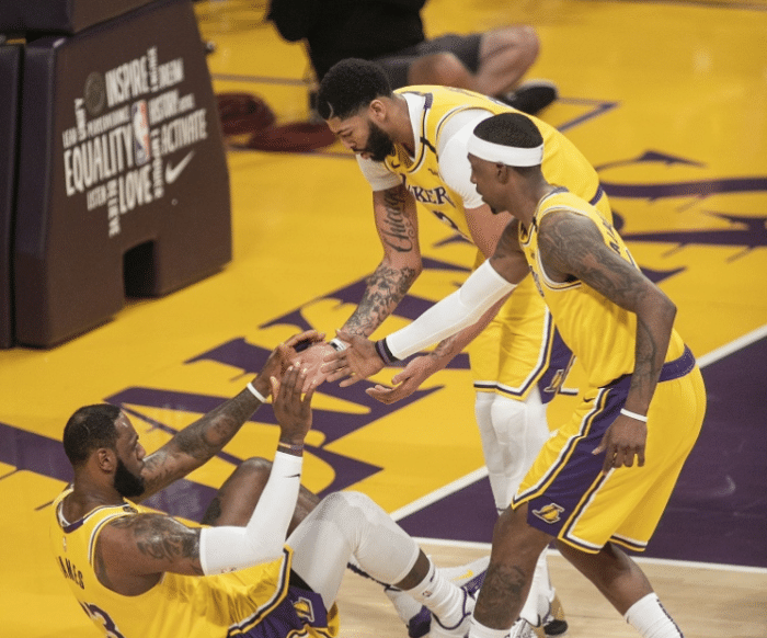 一夜间，NBA争冠格局大改！绿军全明星赛季报销，湖网将迎最强阵