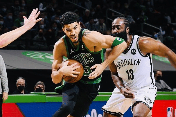 火爆！NBA17冠王绝境逆转，詹皇护法大爆发，欧文被狂嘘仅2分