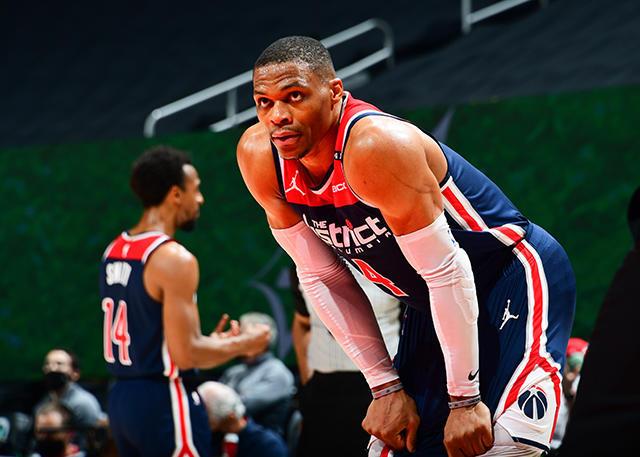 NBA战局更新！威少刷新历史，库里掀翻联盟第一，湖人命悬一线