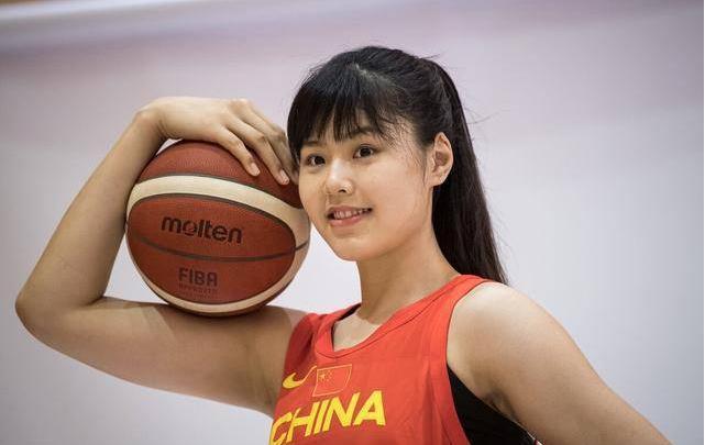 中国女篮惜败 李月汝不甘心并官宣决定