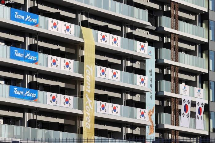 引发争议，韩国撤下奥运村大楼外的“反日横幅”